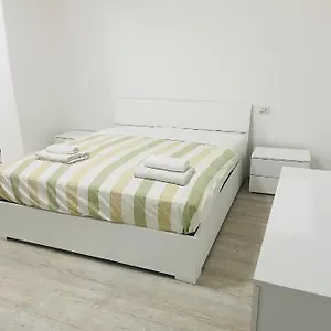 Living Center Apartament Katania